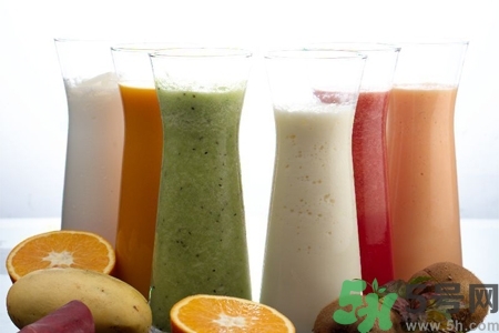 鮮榨果汁的做法？鮮榨果汁有哪些功效？