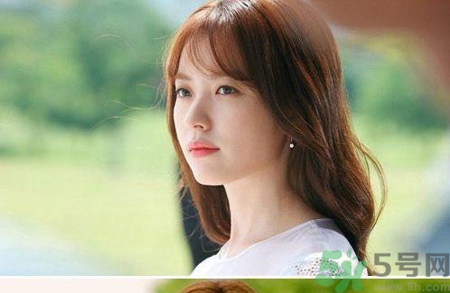 韓孝珠什么發(fā)型？韓孝珠頭發(fā)什么顏色？