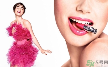 夏季嘴唇干裂是什么原因？夏季嘴唇干裂脫皮怎么辦？