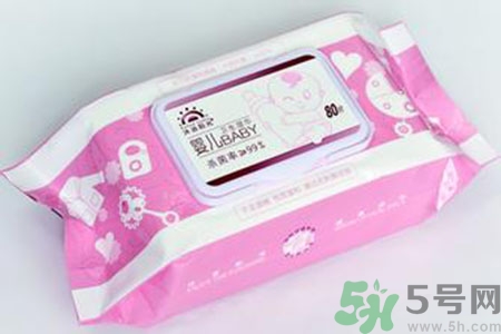 濕巾紙可以擦臉嗎？濕巾擦臉會過敏嗎？