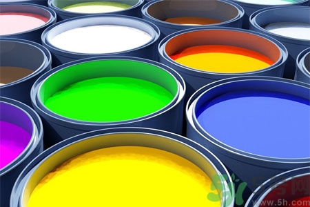 手上有油漆怎么洗？油漆沾到衣服上怎么洗？