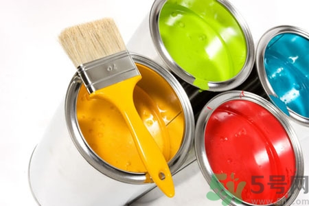 手上有油漆怎么洗？油漆沾到衣服上怎么洗？