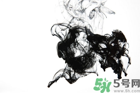 手上染上墨水的洗滌方法是什么？衣服染上墨水的洗滌方法有哪些？