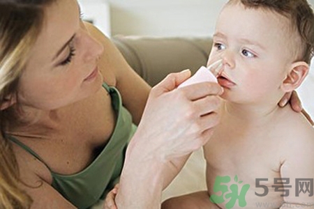 鼻炎能用生理鹽水清理鼻腔嗎？鼻炎能不能用生理鹽水清理鼻腔？