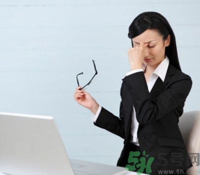 眼睛干癢用什么眼藥水？眼藥水哪種好？