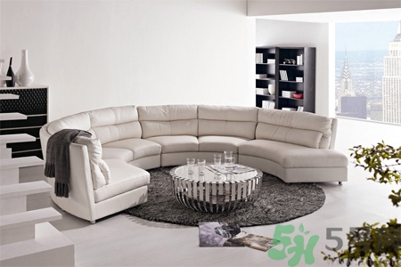 清洗沙發(fā)的小竅門有哪些？如何清洗沙發(fā)？