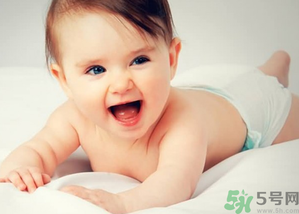 夏天寶寶發(fā)燒可以吹空調(diào)嗎？夏天寶寶發(fā)燒可以開(kāi)空調(diào)嗎？