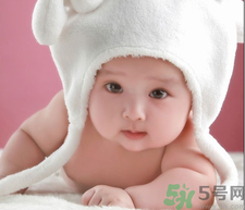 夏天寶寶發(fā)燒可以吹空調(diào)嗎？夏天寶寶發(fā)燒可以開(kāi)空調(diào)嗎？