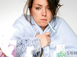 夏季身體發(fā)燙怎么辦？夏季發(fā)燒怎樣快速降溫？