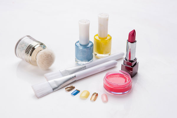 男生能涂口紅嗎？小孩能涂口紅嗎？