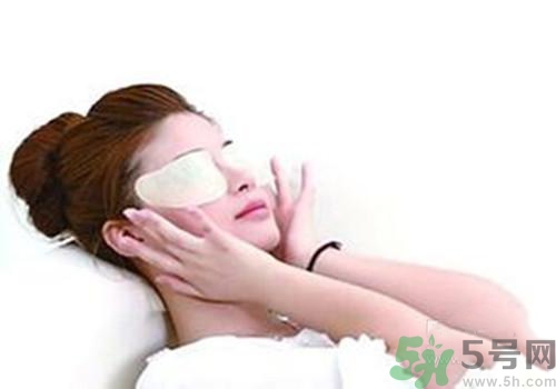 眼睛腫了用冷水敷還是熱水敷？眼睛腫了怎么辦？