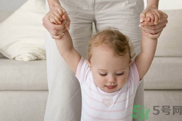寶寶走路外八字怎么辦？寶寶走路外八字該如可矯正？