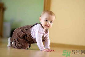 寶寶走路外八字怎么辦？寶寶走路外八字該如可矯正？