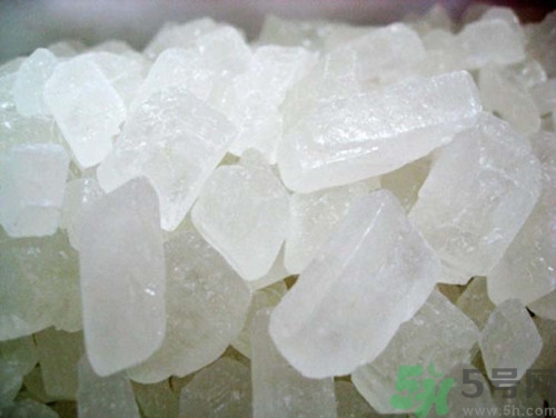 冰糖可以放在冰箱里嗎?冰糖放在冰箱里會化嗎 冰糖可以放在冰箱里嗎?冰糖放在冰箱里會化嗎