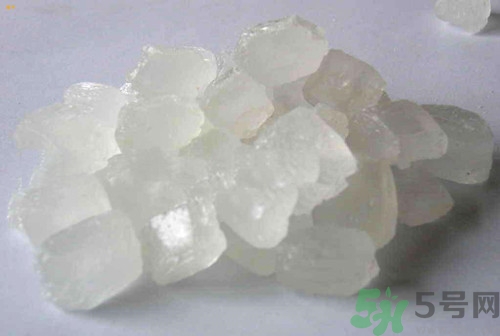 冰糖可以放在冰箱里嗎?冰糖放在冰箱里會化嗎 冰糖可以放在冰箱里嗎?冰糖放在冰箱里會化嗎