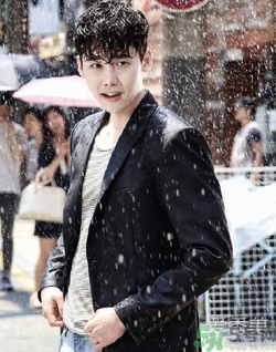 李鐘碩發(fā)型是什么？姜哲發(fā)型是什么？