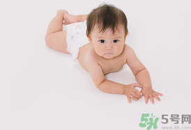 寶寶用尿布好還是尿不濕好？寶寶用的尿不濕哪個牌子好？