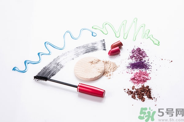 涂口紅會得唇炎嗎？口紅會致癌嗎？