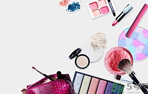 怎么涂口紅不干？涂口紅嘴唇起皮怎么辦？