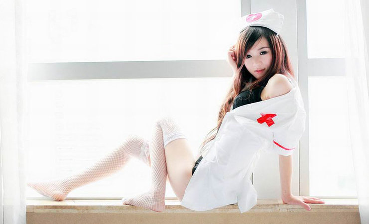 涂口紅前用什么打底？涂口紅前需要涂什么？