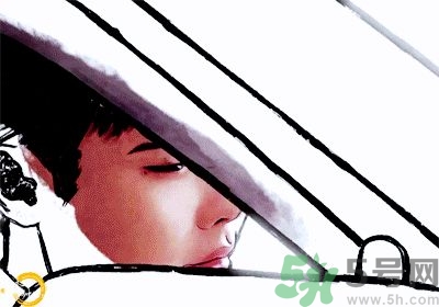 李鐘碩發(fā)型是什么？姜哲發(fā)型是什么？