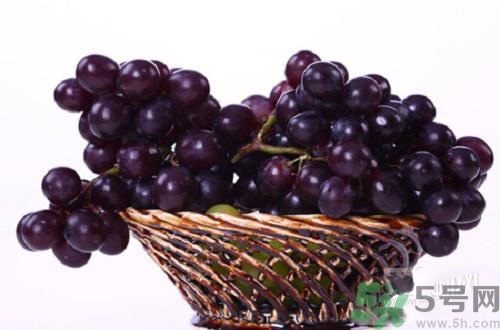 葡萄不能和什么一起吃？葡萄的食用禁忌