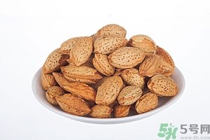 吃開(kāi)心果有什么好處和壞處?開(kāi)心果的功效與作用 吃開(kāi)心果有什么好處和壞處?開(kāi)心果的功效與作用