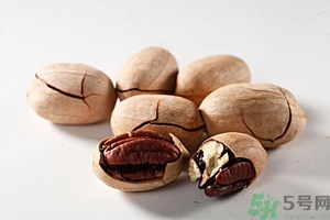 開心果和碧根果哪個好?開心果和碧根果哪個貴 開心果和碧根果哪個好?開心果和碧根果哪個貴