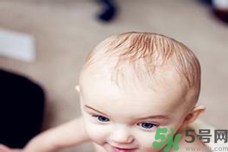 寶寶頭發(fā)少怎么辦？寶寶頭發(fā)少什么原因？