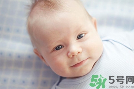 寶寶頭發(fā)少怎么辦？寶寶頭發(fā)少什么原因？