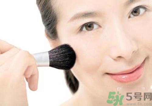 裸妝怎么化？裸妝需要什么化妝品？