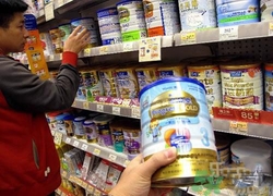 有機(jī)奶粉和配方奶粉有什么區(qū)別？有機(jī)奶粉和配方奶粉哪個好？