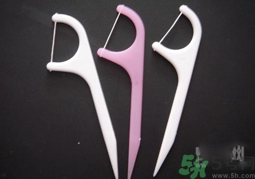 用牙線牙齦出血是怎么回事？用牙線牙齦出血怎么辦？