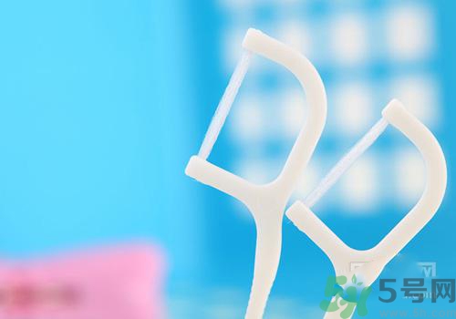 用牙線牙齦出血是怎么回事？用牙線牙齦出血怎么辦？