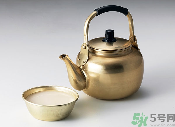 喝糯米酒能豐胸嗎？喝米酒能護膚嗎？