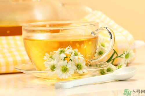 月經(jīng)期間能喝苦瓜茶嗎?經(jīng)期喝苦瓜茶會(huì)怎么樣