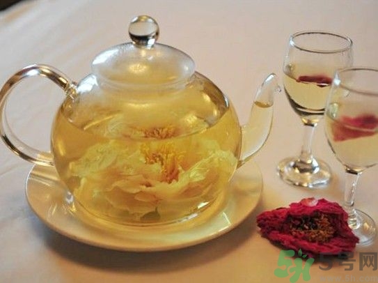 月經(jīng)期間能喝苦瓜茶嗎?經(jīng)期喝苦瓜茶會(huì)怎么樣