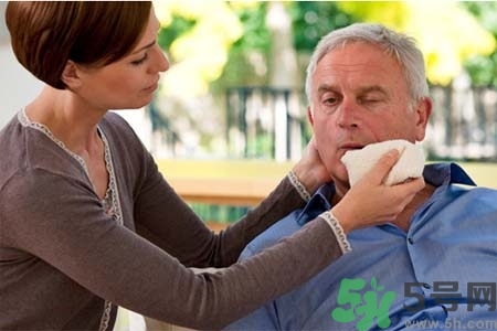 腦中風(fēng)的發(fā)病因素？腦中風(fēng)的并發(fā)癥有哪些 ？