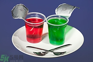 寶寶咳嗽能吃果凍嗎？寶寶多大可以吃果凍？