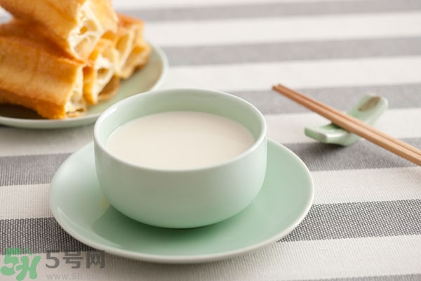 豆奶粉結塊還能喝嗎？豆奶粉分層還能喝嗎？