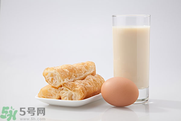 豆奶粉結(jié)塊還能喝嗎？豆奶粉分層還能喝嗎？