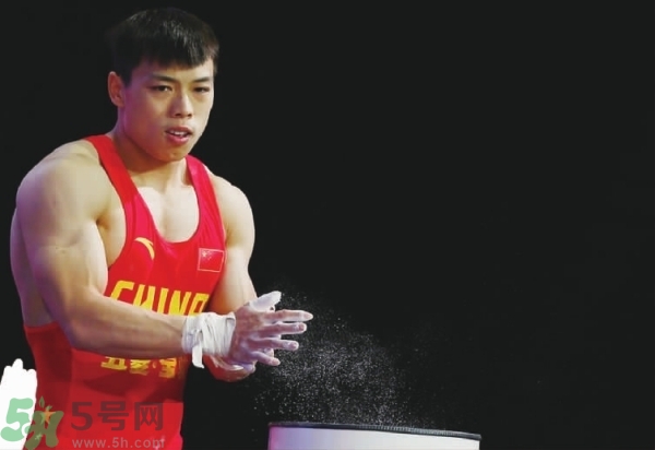 諶利軍舉重棄權(quán) 舉重為什么容易腿抽筋？
