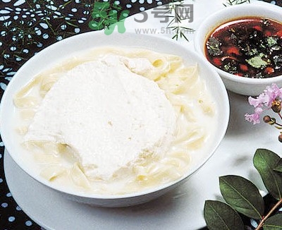 吃豆腐腦有什么好處?豆腐腦的營養(yǎng)價值 吃豆腐腦有什么好處?豆腐腦的營養(yǎng)價值