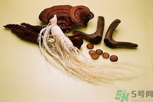 人參能生吃嗎？人參能泡水喝嗎？