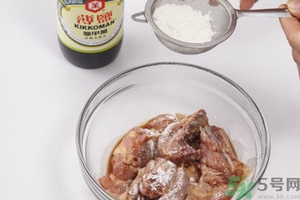 板栗燉鴨好還是燉雞好？栗子燒雞的家常做法