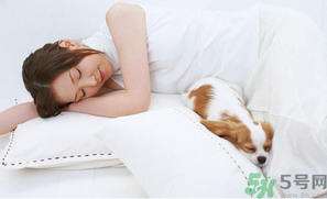 黃體破裂怎么引起的？黃體破裂怎么治療？