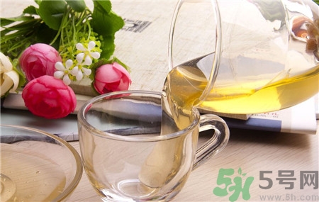 秋天喝蜂蜜好嗎?秋天喝蜂蜜的好處 秋天喝蜂蜜好嗎?秋天喝蜂蜜的好處