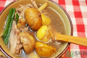 板栗燉鴨好還是燉雞好？栗子燒雞的家常做法