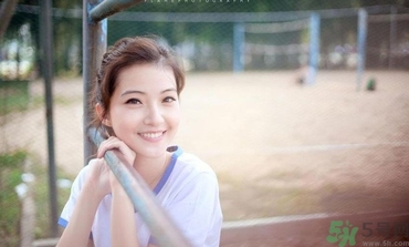 13歲女生平胸怎么辦？13歲女生平胸正常嗎？