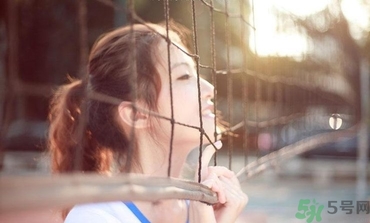 13歲女生平胸怎么辦？13歲女生平胸正常嗎？